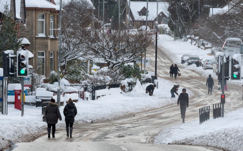 How to Stay Safe while Driving this Winter